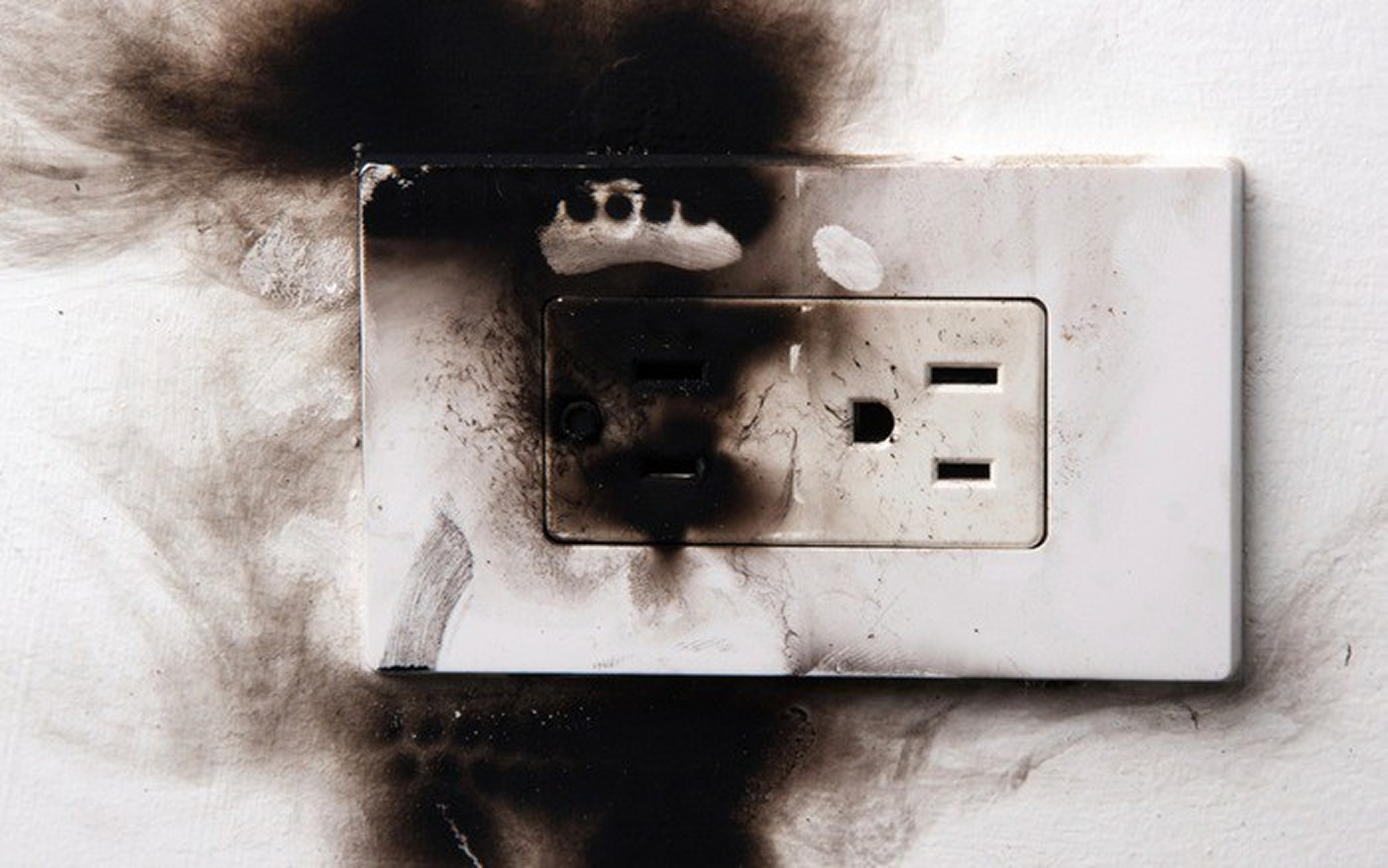 Common Warning Signal - Burnt Switch socket outlet
